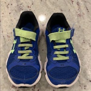 Under armour tennis shoes